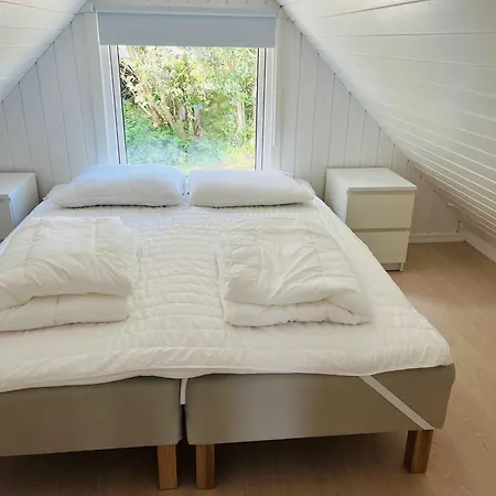 Semesterbostad Holiday Within Walking Distance To The Sea *